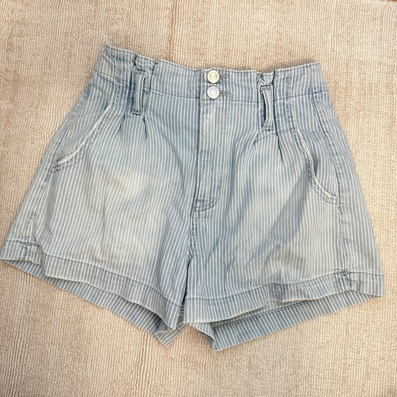 Paper bag, jean shorts - Picture 5 of 5